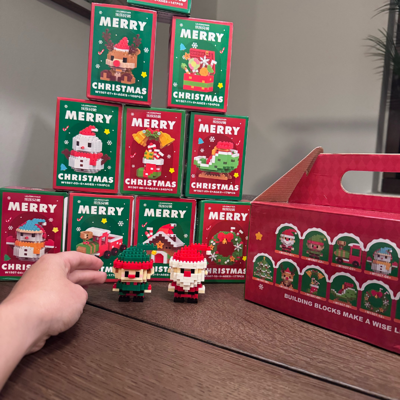 JuleByg™ | Skab julehygge sammen 🎄 Byg 12 figurer til familiens pynt