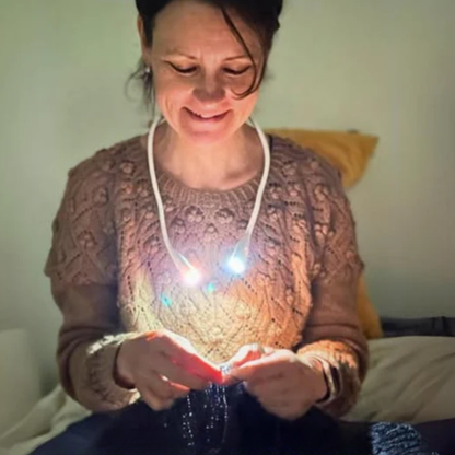 HalsLys™ l Halslampen, der belyser dine kreationer og aflaster dine øjne