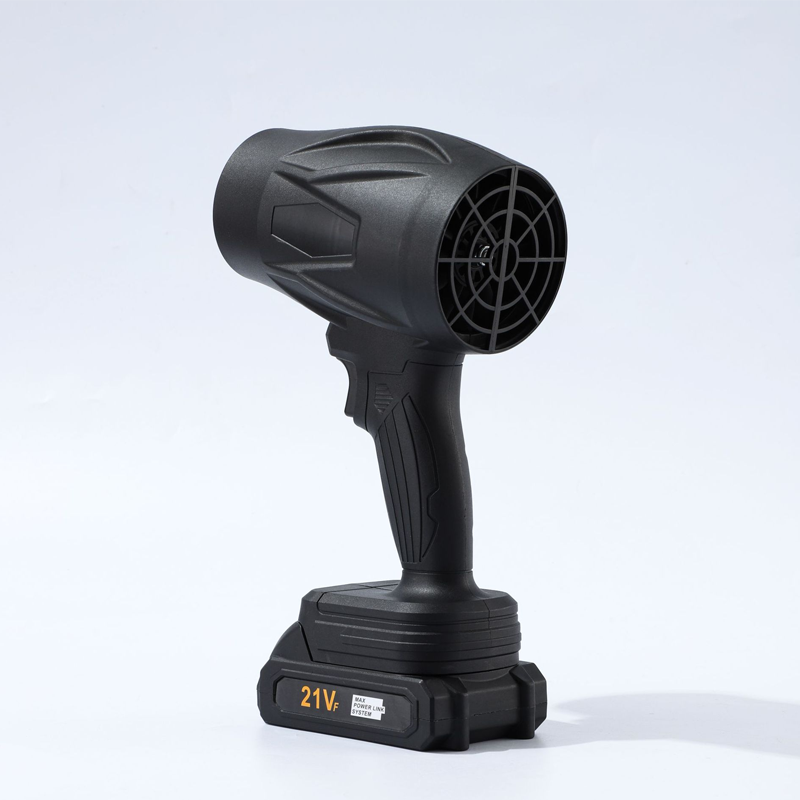 LøvBlæser™ | Trådløs rengøring på få sekunder